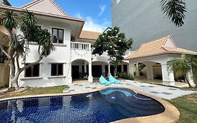 บลูมมิ่ง ฮิลล์ บูทีค สวีท